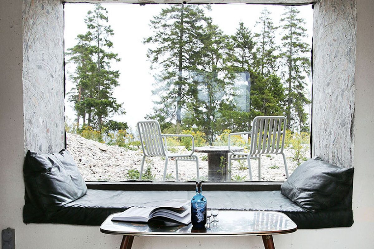 Sklso Arkitekter disean Savannen 12, una pequea joya minimalista en una naturaleza ruda