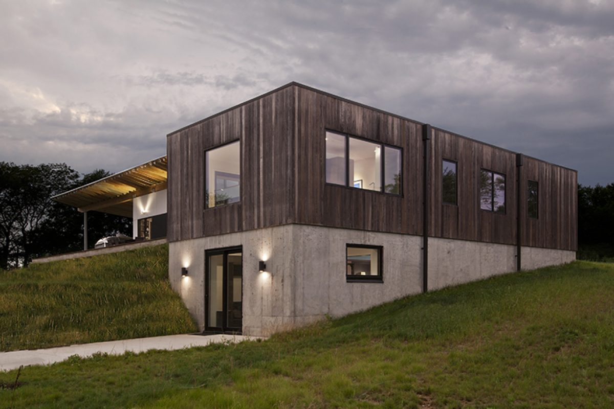 Casa Copperwood, Haus Architects crea una moderna vivienda familiar en Indiana con fresno modificado trmicamente