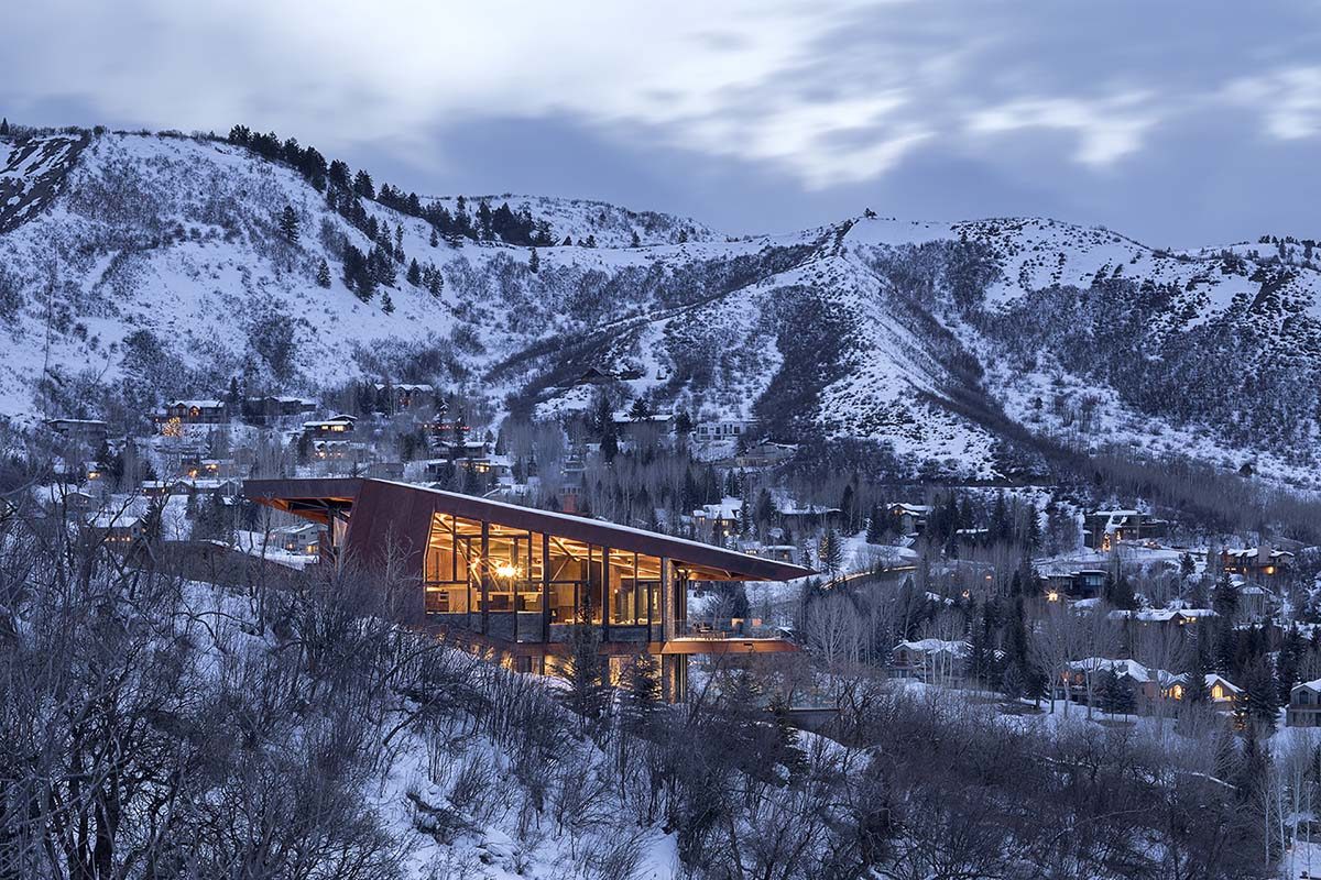 Skylab Architecture disea una casa en Colorado envuelta en resistente acero