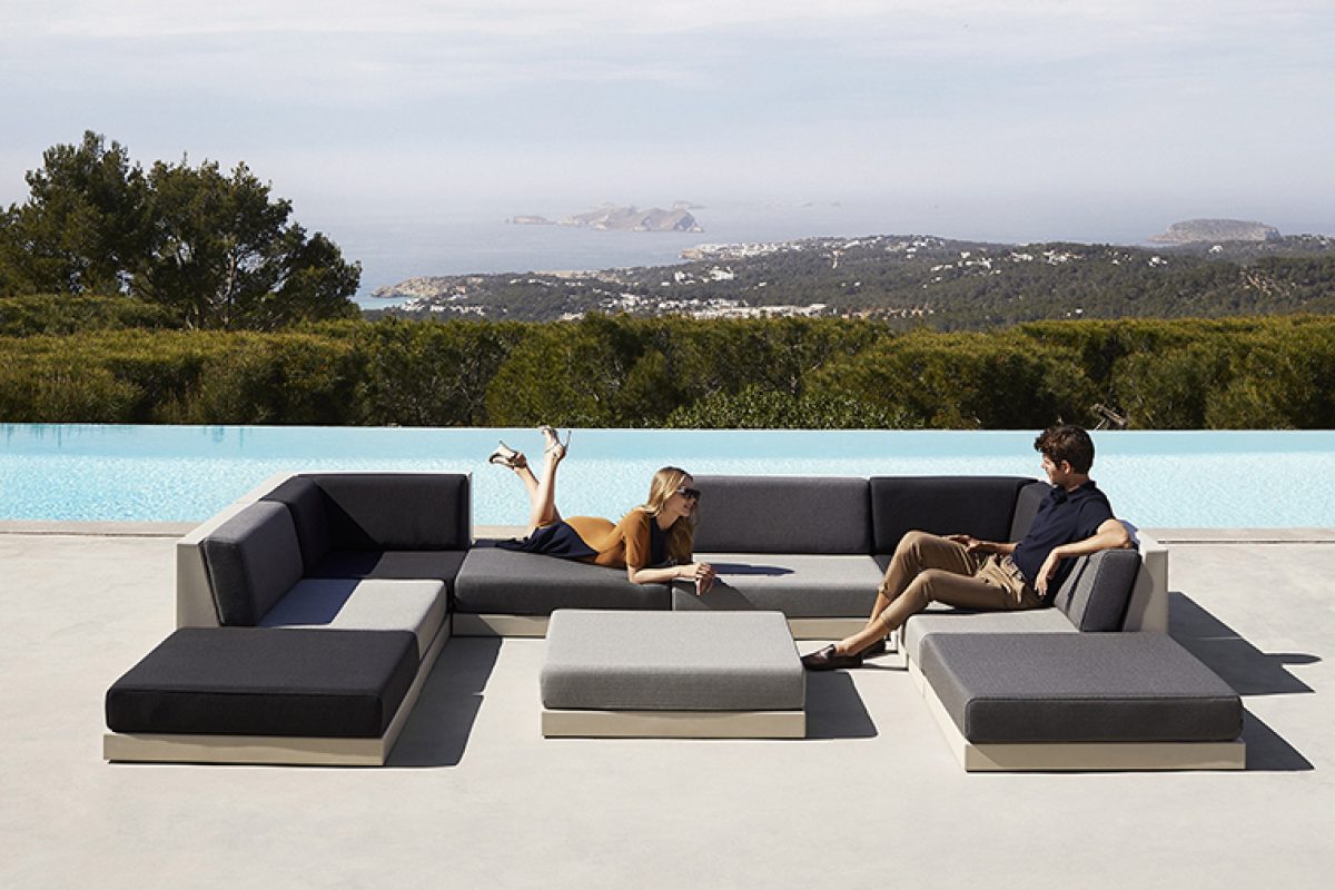 Relajarse al aire libre con Pixel, la nueva coleccin modular diseada por Ramn Esteve para Vondom