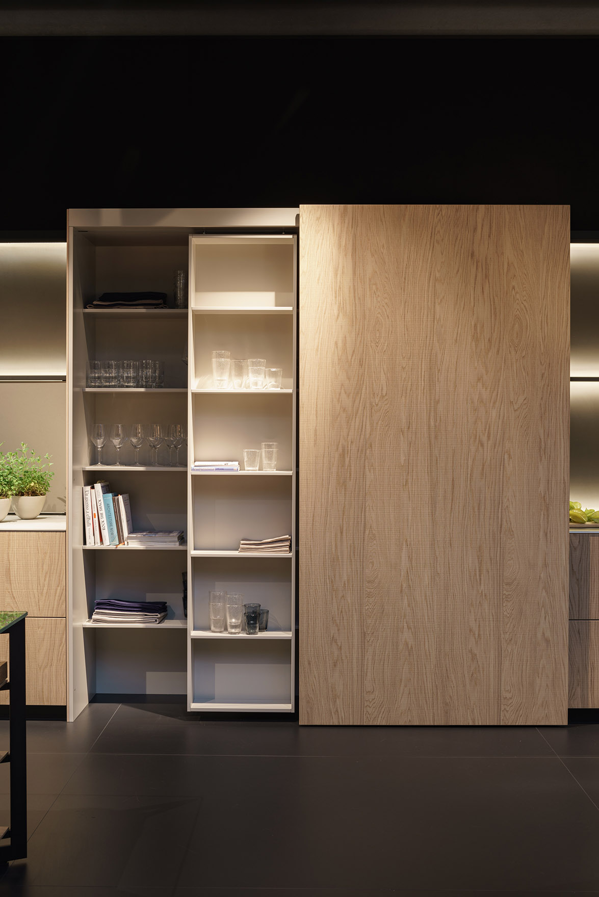 b3_Milan_sliding_shelf