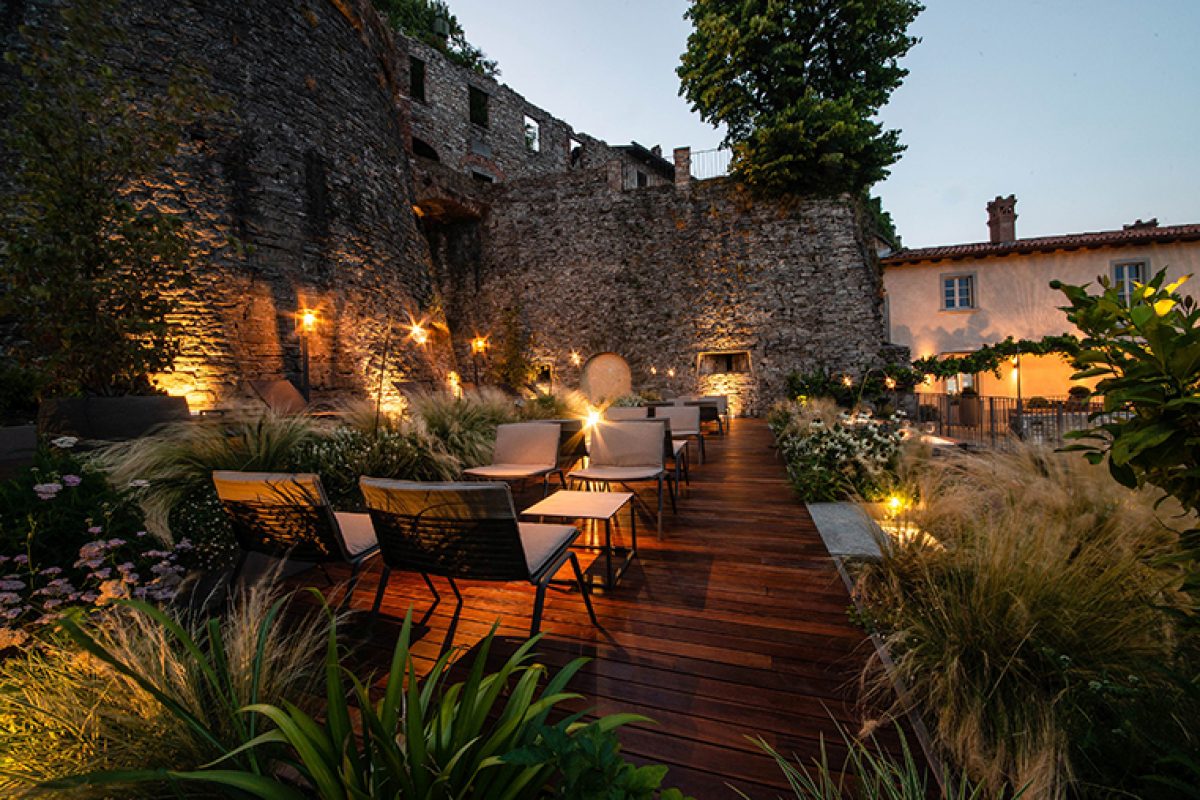 Casos Prcticos: Fast amuebla la terraza y los jardines del histrico Relais San Vigilio de Brgamo