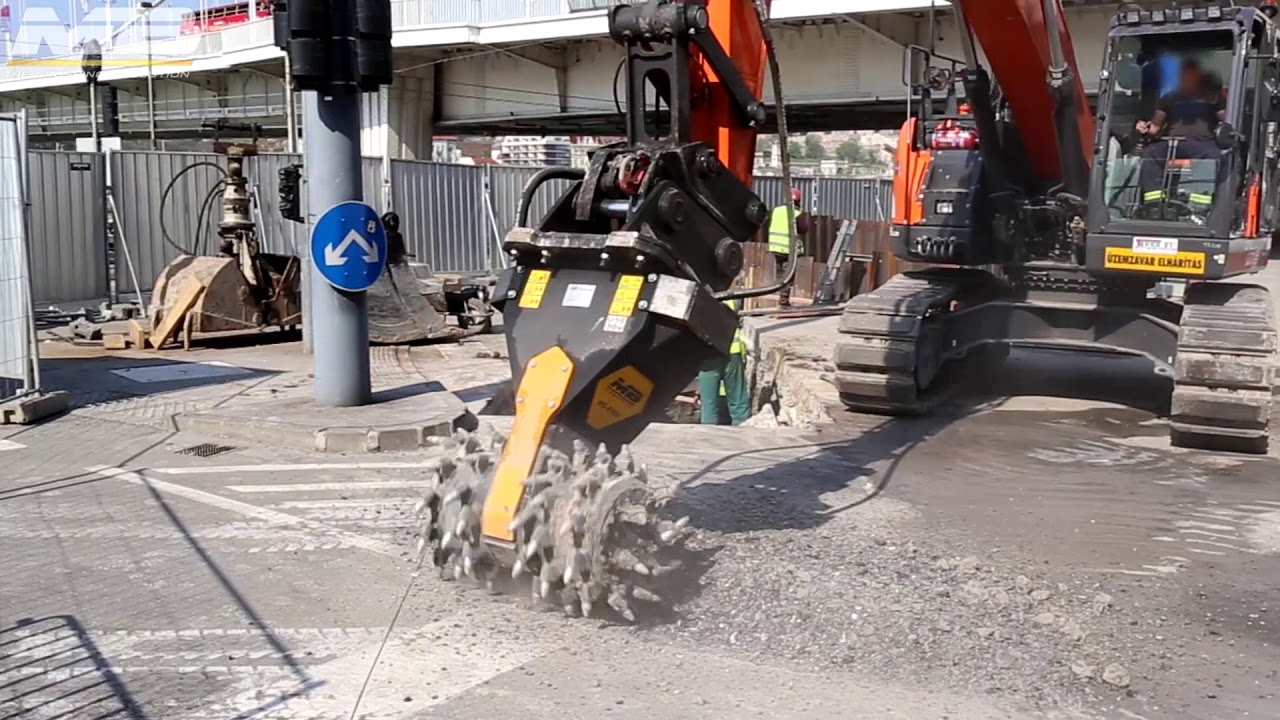 A MB-R900 drum cutter performing a trench to bring water from Buda to Pest