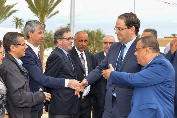 Recepcin oficial del primer ministro tunecino a los responsables de las dos empresas constructoras. Valentn Garca, responsable del proyecto por parte de Aqualia, aparece junto al jefe de Gobierno de Tnez.