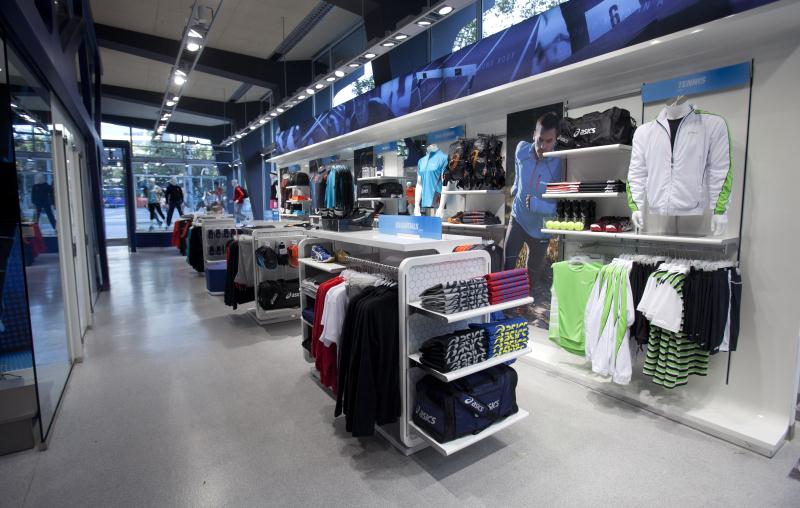 Tienda asics sales barcelona